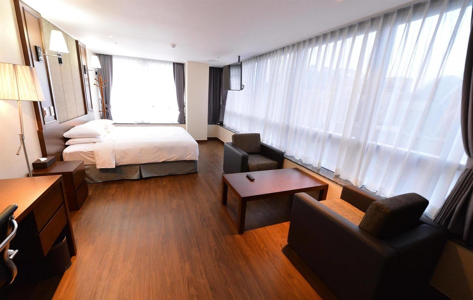 Haeden Hotel High End Suwon Exterior foto